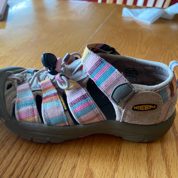 2 pairs girls Merrell/Keen - Picture 7 of 12